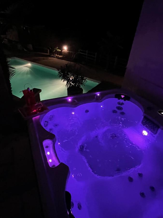 Chambre Au Calme Avec Spa Privatif Gratuit Sud Aveyron Les Palmiers Des Causses Saint-Rome-de-Tarn Ngoại thất bức ảnh